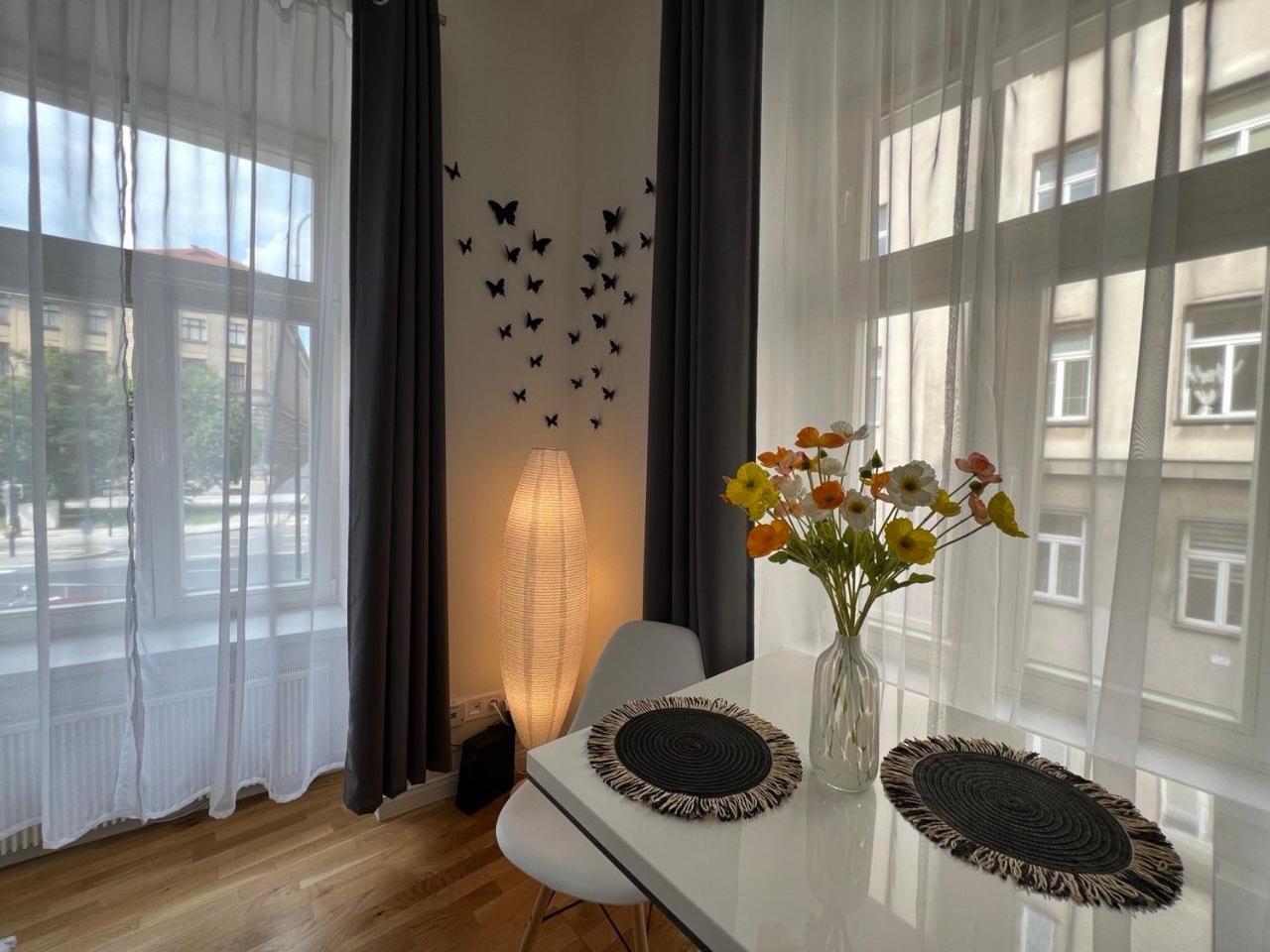 Apartamento 1 Florenc Hlavni Mesto Romantic *